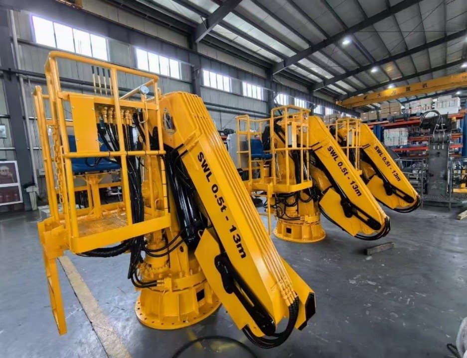 Folding-arm Telescopic Marine Crane