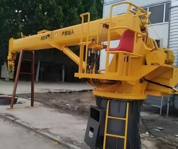 Straight-arm Marine Crane