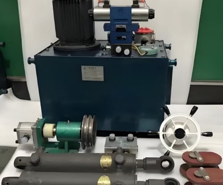 Swing cylinder type hydraulic steering gear