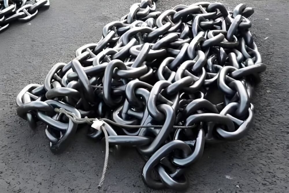 Shackled anchor chain