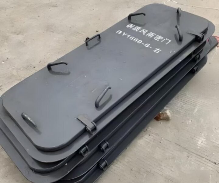 Marine weathertight single-leaf steel door