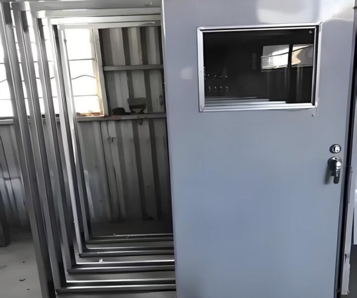 Sliding door for wheel house