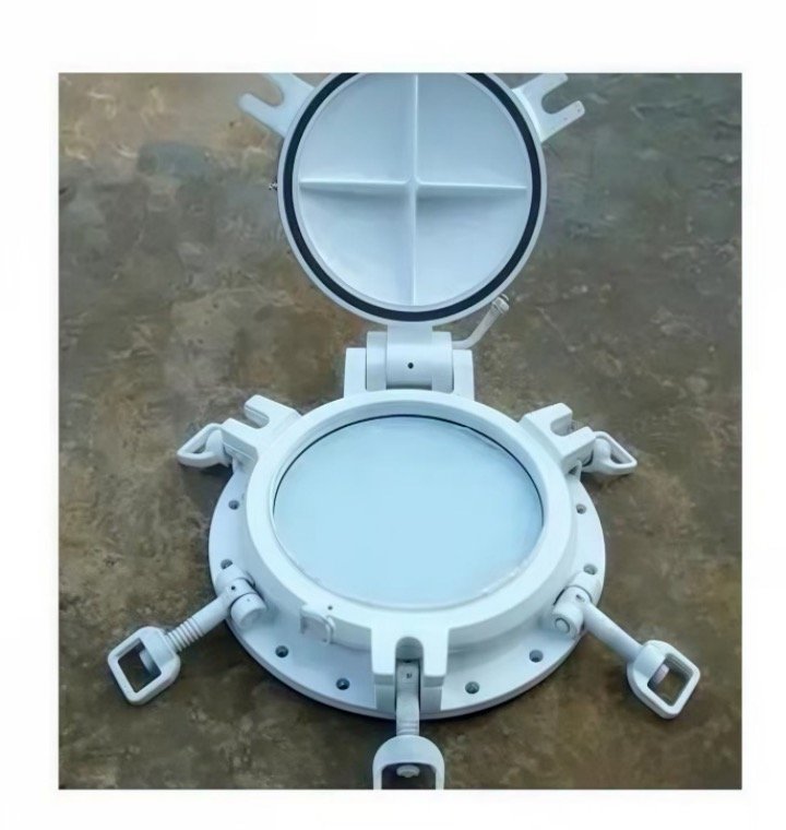 Side scuttles for ships