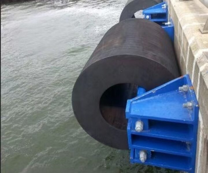 CYLlNDRlCAL RUBBER FENDER